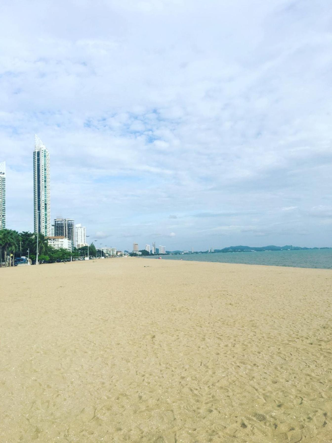 Studio Room Seaview Jomtien Bagian luar foto